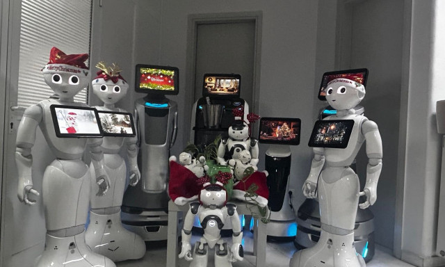 Ρομπότ ετοιμάζονται να πουν τα... κάλαντα στη Θεσσαλονίκη - Δείτε εικόνες