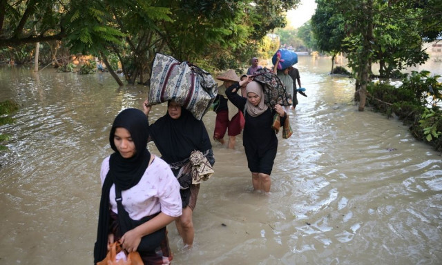 Βιβλική καταστροφή στην Ασία: Πάνω από 600 νεκροί, 4 εκατομμύρια πληγέντες από τις πλημμήρες