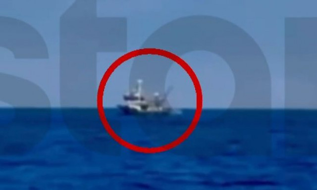 Νέα πρόκληση στο Αιγαίο: Τουρκικές μηχανότρατες παραβιάζουν τα ελληνικά χωρικά ύδατα - Βίντεο