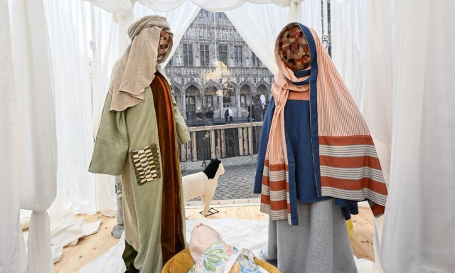 Σάλος στο Βέλγιο: Σκηνή της Γέννησης «χωρίς πρόσωπα» εγκαταστάθηκε στις Βρυξέλλες - Δείτε βίντεο