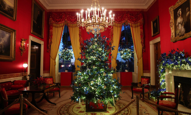 O παραμυθένιος στολισμός του Λευκού Οίκου με την «υπογραφή» της Μελάνια Τραμπ – Δείτε εικόνες