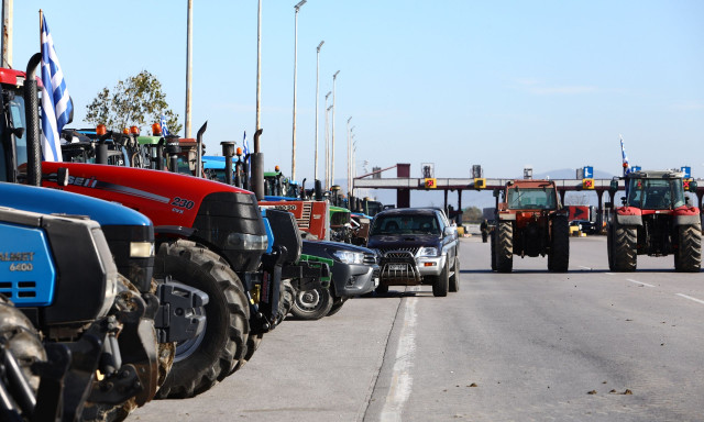 Κλείνουν δρόμους οι αγρότες: Τρακτέρ σε Νίκαια, Μάλγαρα, Εύζωνες, Καλπάκι, Κήπους