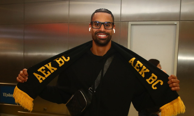 ΑΕΚ: Στην Ελλάδα ο Κλαβέλ, εκτός δράσης πριν τους αγώνες με Ολυμπιακό και Λεβίτσε ο Γκρέι