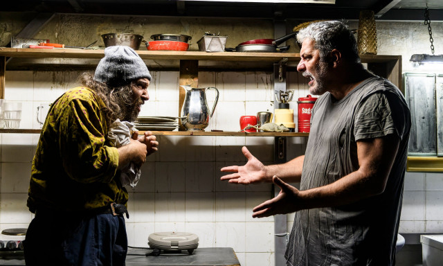 Το «Άνθρωποι και Ποντίκια» του Τζον Στάινμπεκ, σε σκηνοθεσία Βασίλη Μπισμπίκη, ανεβαίνει ξανά