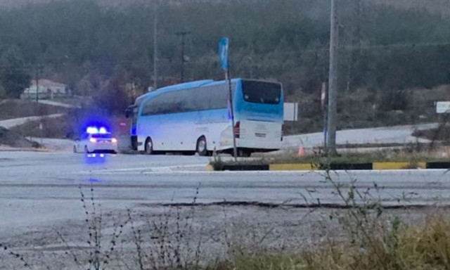 Τραγωδία στην Πτολεμαΐδα: Εξετράπη λεωφορείο με 40 εργαζόμενους της ΔΕΗ