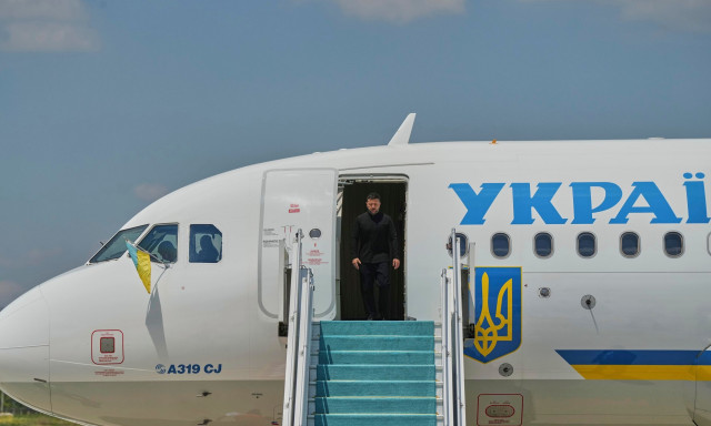 Ζελένσκι: Drones εντοπίστηκαν κοντά στο αεροσκάφος του ενώ πετούσε προς Ιρλανδία