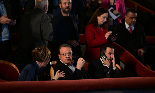 Ο «πράσινος» Τσίπρας και η αριστερά του εξώστη