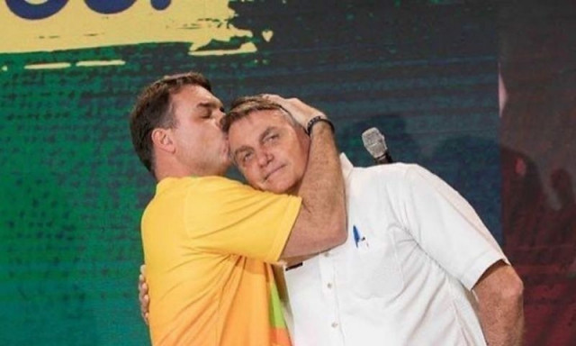 Βραζιλία: Τον γιο του έχρισε ως πολιτικό του διάδοχο ο Μπολσονάρο - Υποψήφιος πρόεδρος το 2026