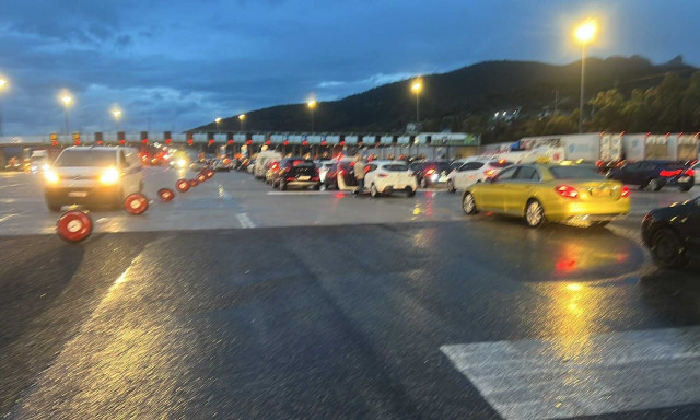 LIVE BLOG: Η κακοκαιρία Byron σαρώνει την Ελλάδα – Πλημμύρες, κλειστά σχολεία και μηνύματα του «112»