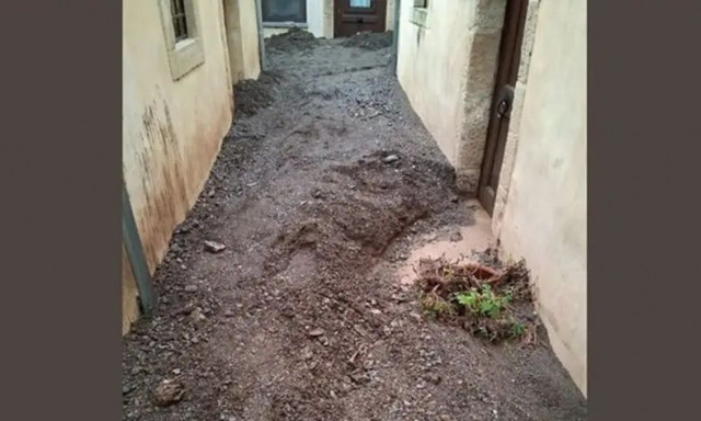 Κακοκαιρία Byron: Πνίγηκε στη λάσπη η Μονή Επανωσήφη στην Κρήτη