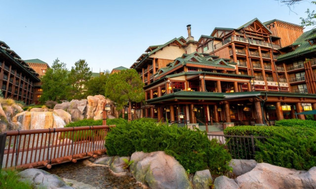 Υπάλληλος της Disney World κατηγορείται για πλαστές επιταγές αξίας 1.300 δολαρίων