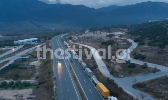 Τα 20 χιλιόμετρα έφτασε η ουρά φορτηγών στο μπλόκο του Προμαχώνα - Βίντεο