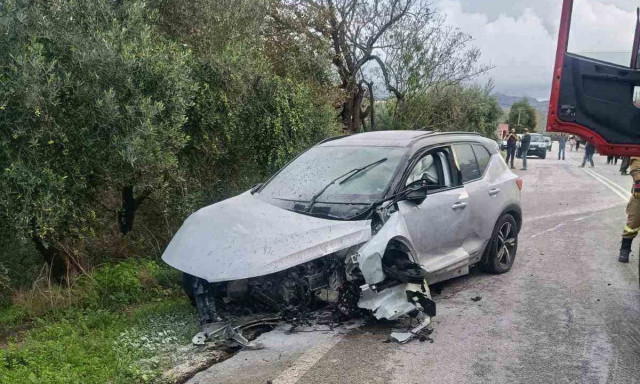 Χανιά: Σοβαρό τροχαίο στην Κίσσαμο - Αυτοκίνητο τυλίχθηκε στις φλόγες μετά από σύγκρουση