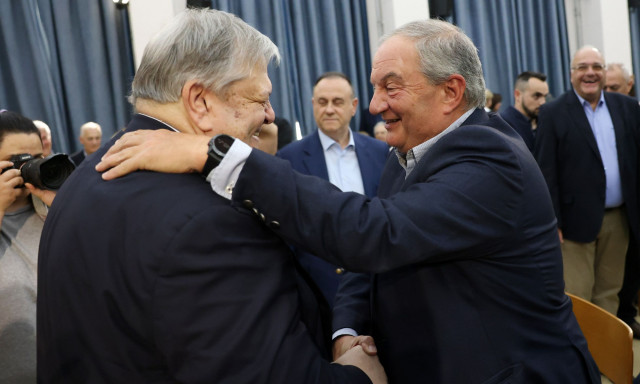 Καραμανλής και Βενιζέλος για την «Κρίση της Δημοκρατίας σήμερα» - LIVE