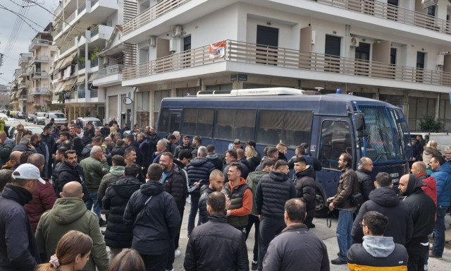 Καρδίτσα: Έφυγαν οι κλούβες, μετά την «απευθείας» διαβούλευση Τσιάρα – αγροτών