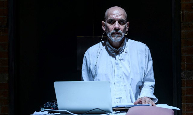 Το ημερολόγιο ενός τρελού. Η σπουδαία παράσταση του Στάθη Λιβαθινού επιστρέφει για 2η χρονιά