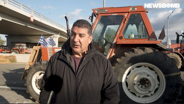 Το Newsbomb στο μπλόκο του Ορχομενού: «Θα μείνουμε μέχρι τα Χριστούγεννα» λένε οι αγρότες