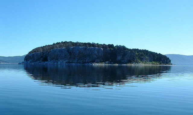 Τα δύο άγνωστα νησιά στη Μεγάλη Πρέσπα που η Ελλάδα παραχώρησε σε Αλβανία και Γιουγκοσλαβία