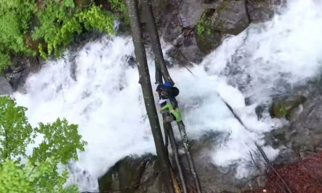 Το πιο επικίνδυνο ταξίδι στον κόσμο: Η περιγραφή δημοσιογράφου «κόβει» την ανάσα