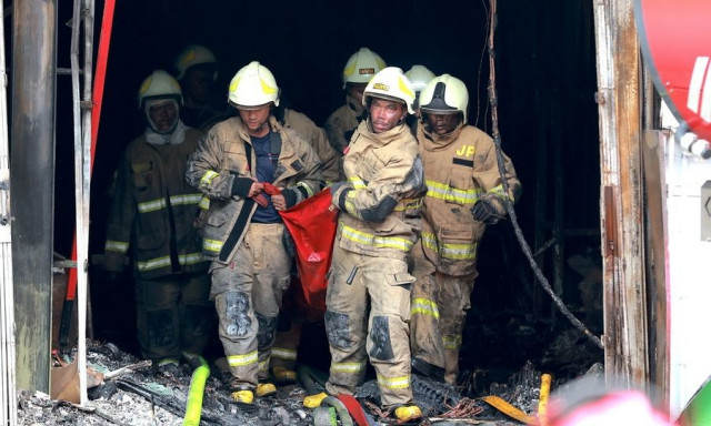 Ινδονησία: Φωτιά σε επταώροφο κτίριο στην Τζακάρτα - 20 νεκροί, άγνωστος αριθμός εγκλωβισμένων