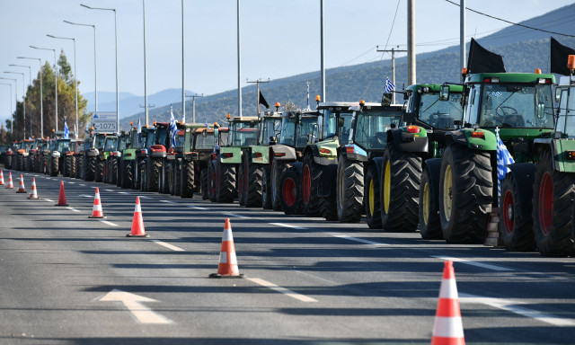 Αγροτικές κινητοποιήσεις: Σύσκεψη αγροτών στις Μικροθήβες – Θα αποκλείσουν αύριο το λιμάνι του Βόλου