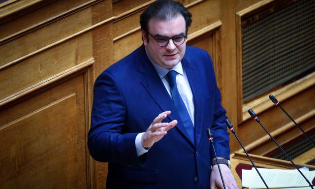Πιερρακάκης: «Όταν γνωρίζεις τη λεπτή γραμμή ανάμεσα σε ζωή και θάνατο, σου επιβάλλεται η ευθύνη»