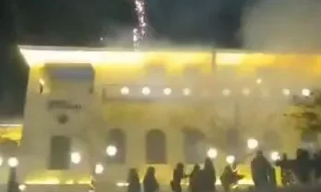 Κοζάνη: Πανικός από πυροτεχνήματα στη Χριστουγεννιάτικη γιορτή - Καταγγελίες για τραυματισμούς