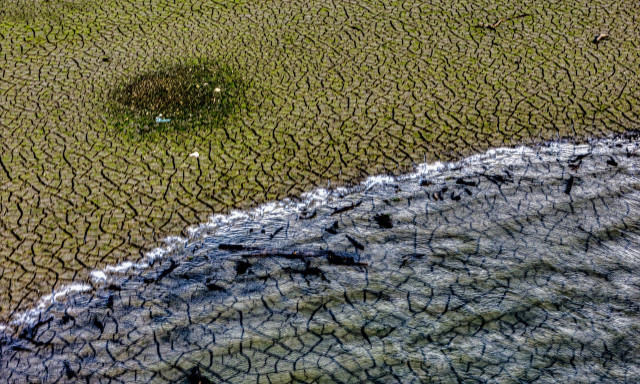 Σε κατάσταση έκτακτης ανάγκης ο Μόρνος - «Στεγνώνει» παρά τις έντονες βροχοπτώσεις - Φωτογραφίες