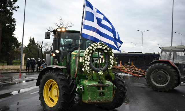Αγροτικά μπλόκα: Έρχεται κλιμάκωση μετά τις γιορτές - «Δεν μας φοβίζουν οι απειλές και τα ΜΑΤ»