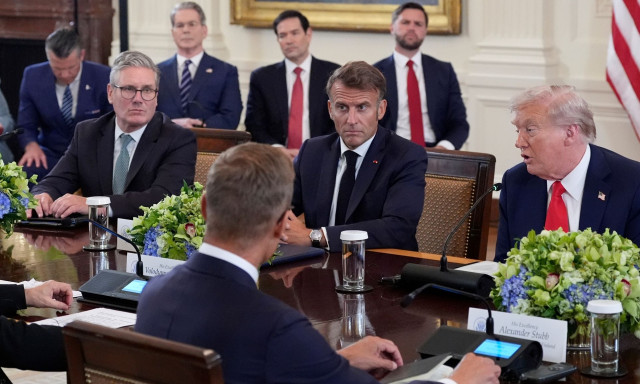 Βρετανία: Επικοινωνία Τραμπ με Μακρόν, Μερτς και Στάρμερ για την Ουκρανία