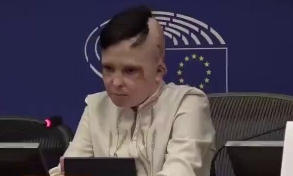 «Η τελευταία φορά που είδα τη μαμά μου» – Η ομιλία 11χρονου από την Ουκρανία που συγκλόνισε