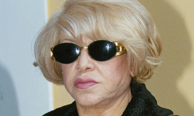 Καίτη Γκρέυ: Ο γιος της κατέθεσε αγωγή για την πλαστότητα της ιδιόχειρης διαθήκης της