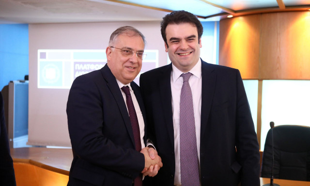 Θεοδωρικάκος για εκλογή Πιερρακάκη στην προεδρία του Eurogroup: «Σπουδαία επιτυχία για τη χώρα μας»