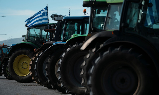 Στο λιμάνι της Ηγουμενίτσας κατεβαίνουν οι αγρότες - Περισσότερα από 100 τα μπλόκα στη χώρα
