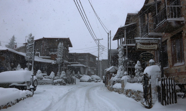 Παλαιός Άγιος Αθανάσιος: Χριστουγεννιάτικη εξόρμηση στην «Αράχωβα» της Μακεδονίας