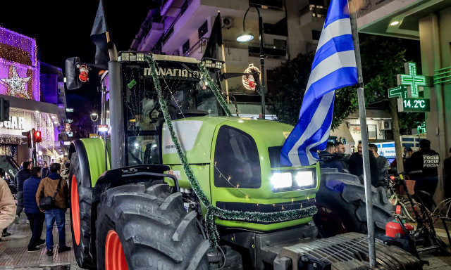 Αγροτικές κινητοποιήσεις: Κλειστό το ρεύμα προς Αθήνα στο διόδια Μαλγάρων- Τα μπλόκα σε όλη τη χώρα