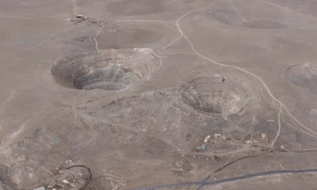 H γη καταρρέει στην Τουρκία: Γιατί έχουν ανοίξει εκατοντάδες τεράστιες καταβόθρες - Βίντεο