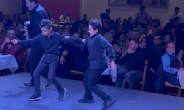 Κρήτη: Μικροί μερακλήδες έβαλαν φωτιά στην πίστα με τον χορό τους