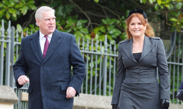 Πρίγκιπας Άντριου: Η πρώτη δημόσια εμφάνιση στη βάφτιση της εγγονής του μετά την αφαίρεση των τίτλων