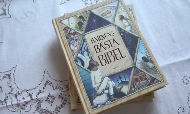 Το τερμάτισαν! Νέα Βίβλος για παιδιά με «διαφορετικότητα και άλλη οπτική γωνία φύλου»