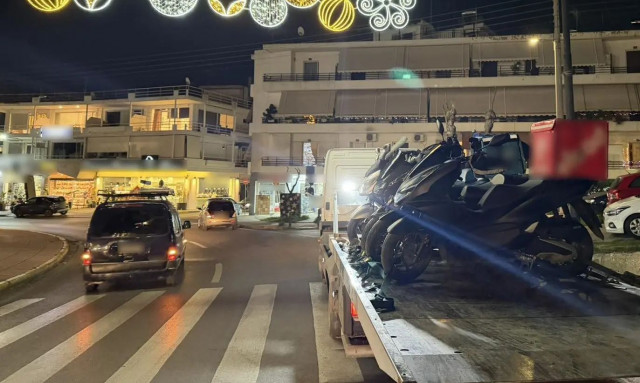 Ίλιον: Μπαράζ τροχονομικών ελέγχων σε μία νύχτα - 13 οχήματα μεταφέρθηκαν με γερανό
