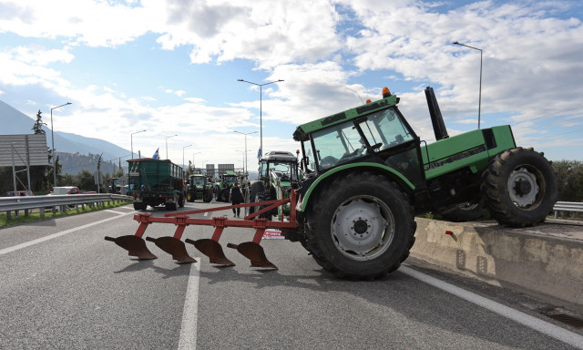 Μπλόκα αγροτών: Η επόμενη μέρα των κινητοποιήσεων μετά το «όχι» στη συνάντηση με τον πρωθυπουργό