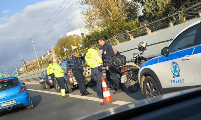 Τροχαίο ατύχημα στον Κηφισό - Καθυστερήσεις στο ύψος της Καλυφτάκη