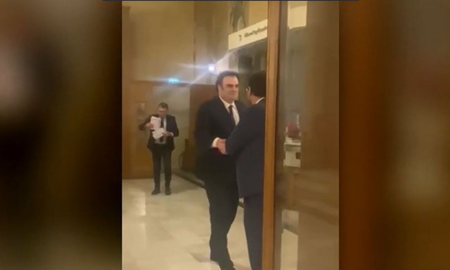 Θερμή υποδοχή Πιερρακάκη στη Βουλή μετά την εκλογή στην προεδρία του Eurogroup - Βίντεο