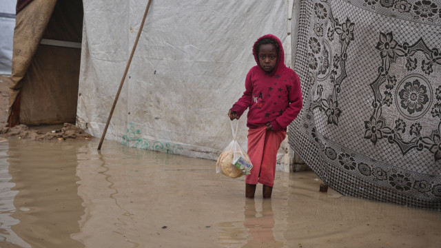 Γάζα: 16 νεκροί από την κακοκαιρία Byron - Τρία παιδιά αναμεσά τους - Κατέρρευσαν 13 κτίρια