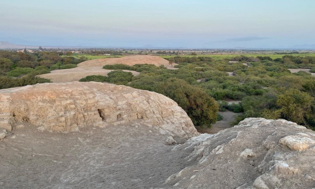 Περού: Ένας ναός 5.000 ετών ανακαλύφθηκε στην έρημο - Γιατί ήταν θαμμένοι τρεις σκελετοί στον τοίχο;