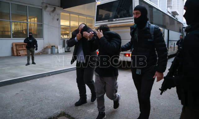 Έφτασαν στην Αθήνα οι 15 συλληφθέντες για την υπόθεση του ΟΠΕΚΕΠΕ