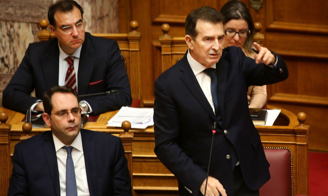 Βουλή - Προϋπολογισμός - ΟΠΕΚΕΠΕ: Ο Χρυσοχοΐδης προανήγγειλε νέες συλλήψεις