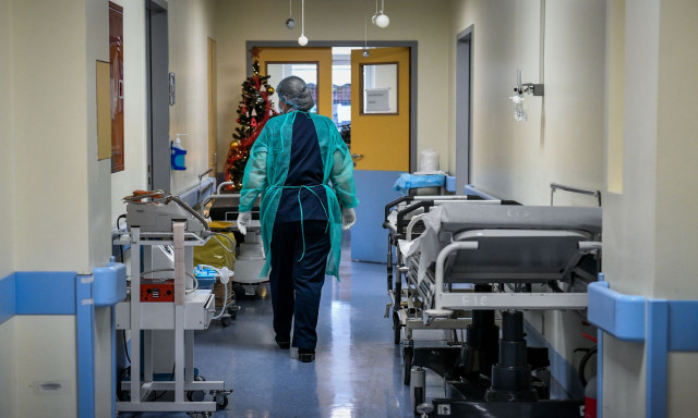 Αίγιο: «Με βάραγε για 20 λεπτά», είπε ο γιατρός που γρονθοκοπήθηκε από ασθενή-μποξέρ