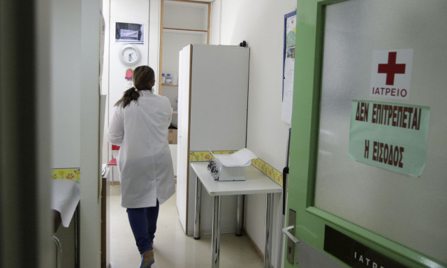 Τραγική κατάληξη: Πέθανε ξαφνικά ο άνδρας που γρονθοκόπησε γιατρό στο νοσοκομείο Αιγίου